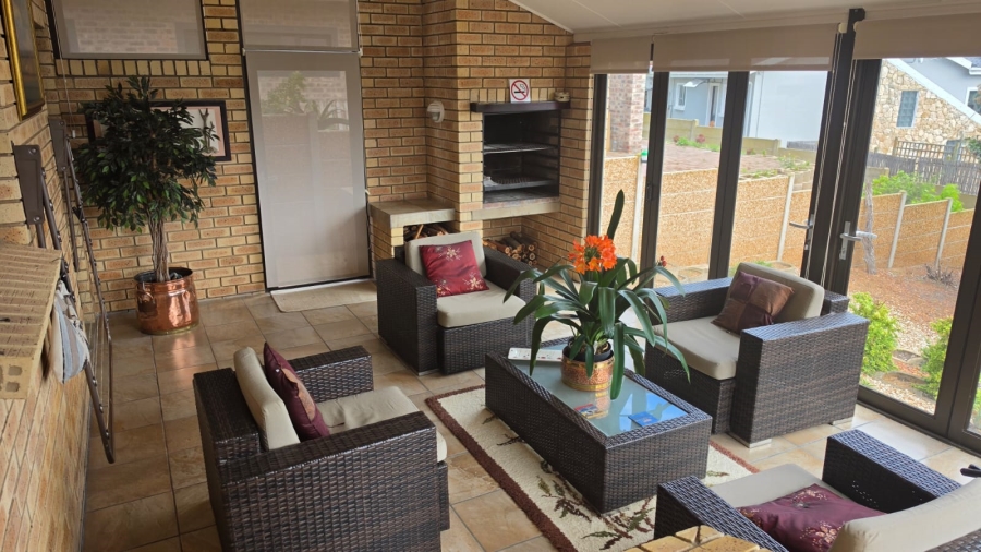 4 Bedroom Property for Sale in Stilbaai Wes Western Cape